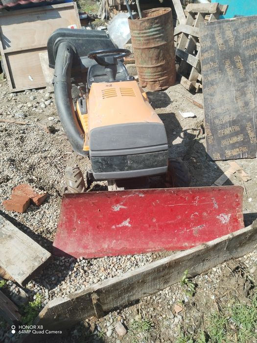 Tractoras gazon partner husvarna