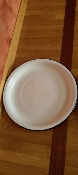 Советское эмалированное блюдо.