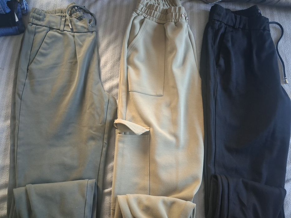 Дънки и спортни панталони