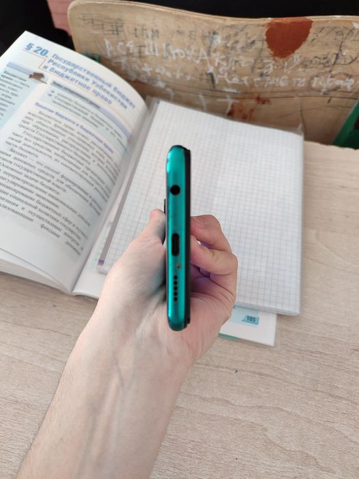 Продаётся телефон redmi note 9