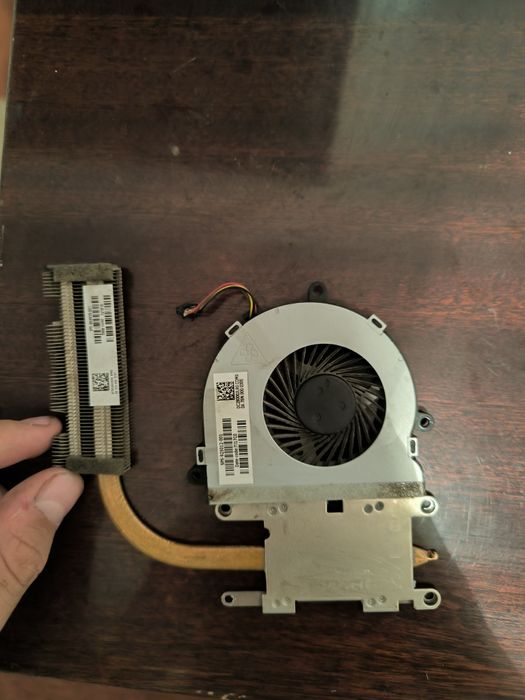 Vând componente în stare excelenta pentru Laptop HP Model 15-bs020ng