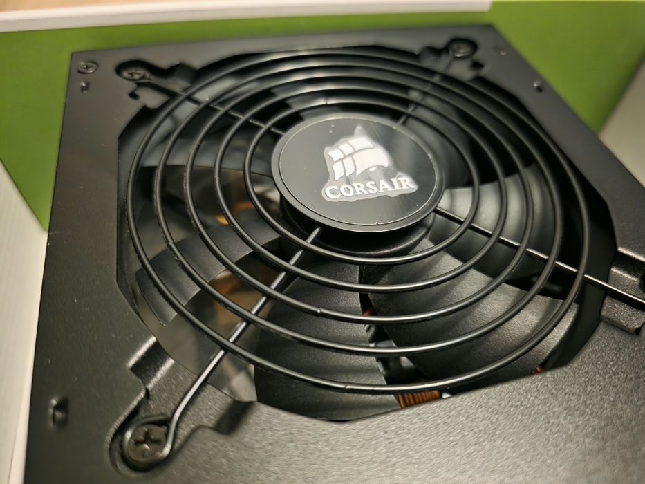 Sursa Corsair CX600, 80 PLUS Bronze, 600W, ventilator de 120 mm