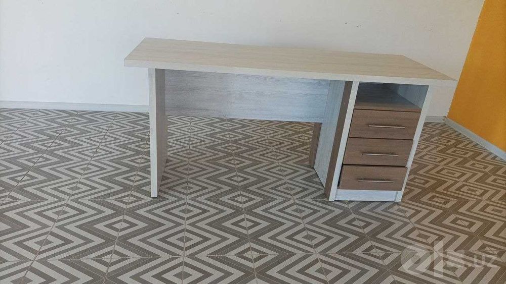 Ofis, o'quv markazi, kassa yoki uy uchun kompyuter stoli sotiladi 2 ta