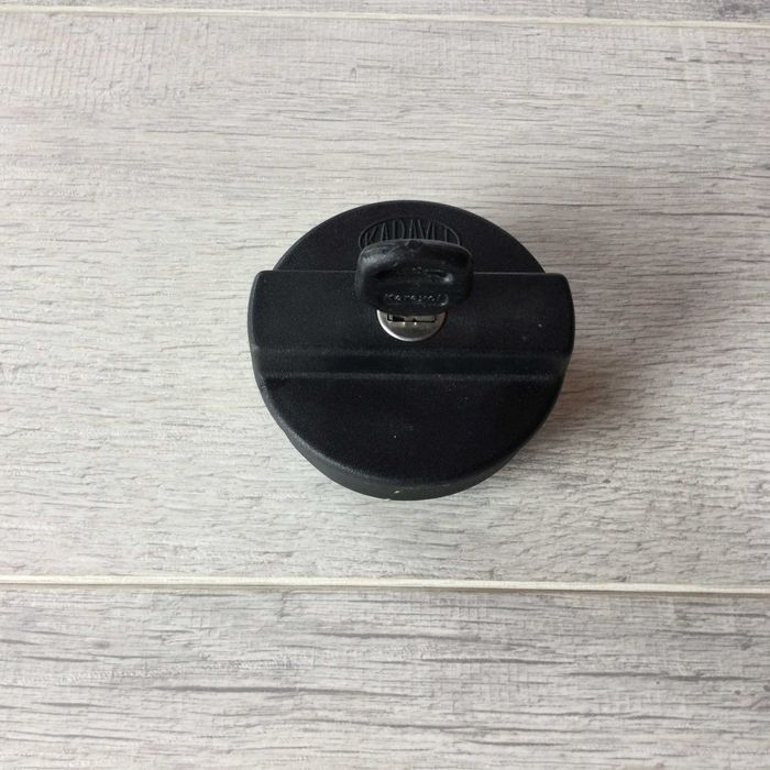 НОВА заключваща се капачка за резервоар за гориво Жигули / Лада / ВАЗ