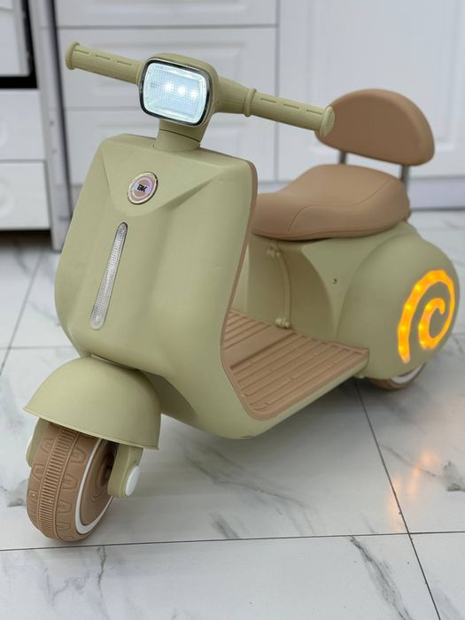 Детский электроскутер, мотоцикл.
Мотоцикл