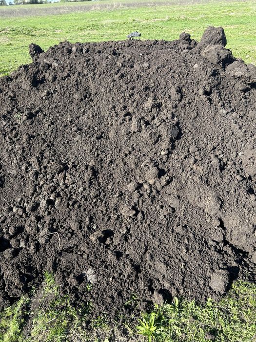 Nisip  Pamant Negru vegetal Asfalt frezat Balastru Pietris Piatra decorativa gradina