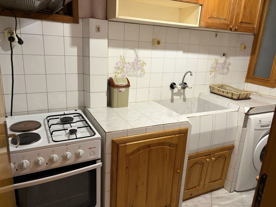 Отдавам  под наем апартамент