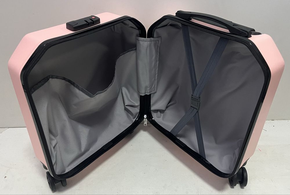 Детски куфар от полипропилен ( с безплатна доставка )