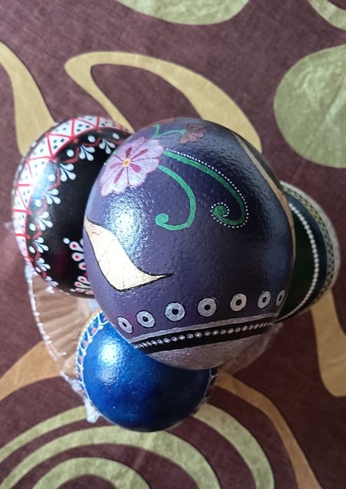 Ouă de struț pictate