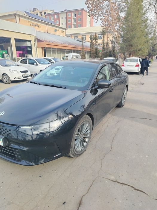 Автомобиль сотилади