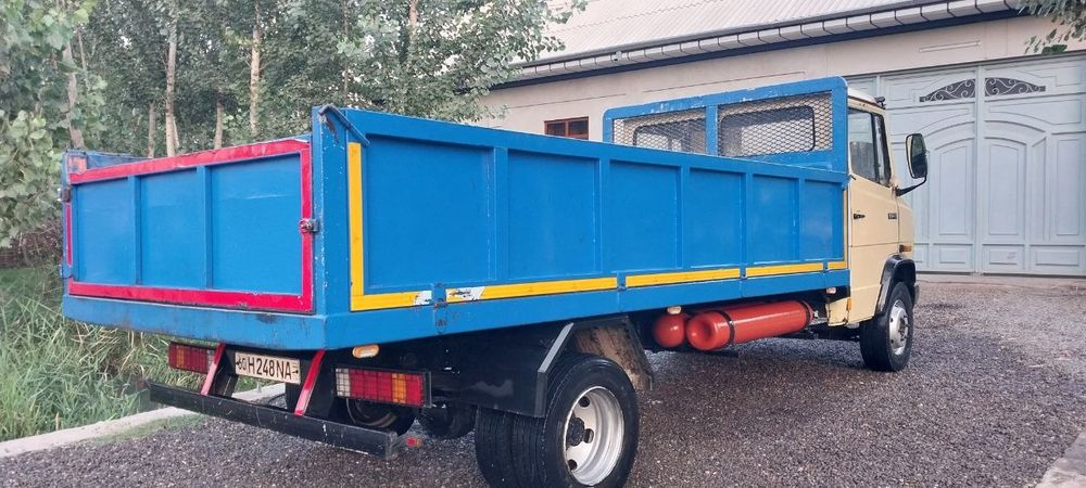 Mersedes 814 Gigant