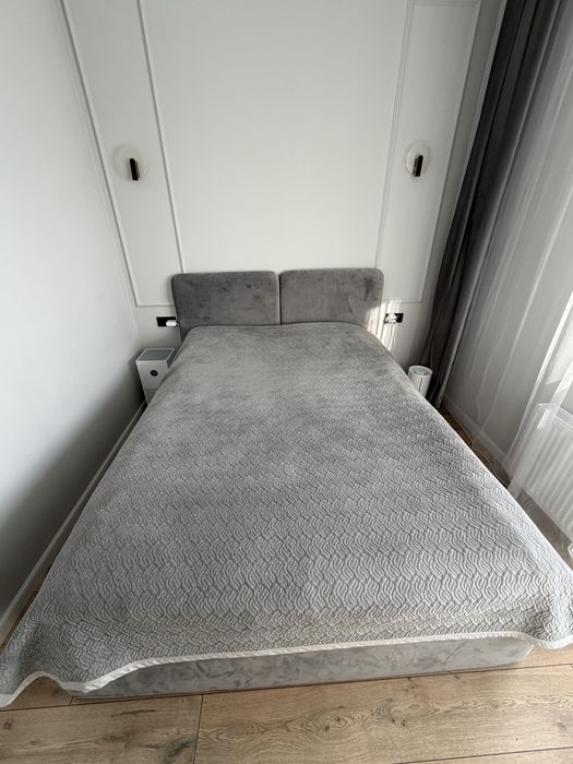 Кровать без матраса