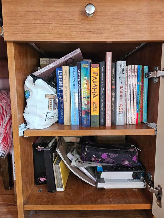 Голямо бюро правено по поръчка