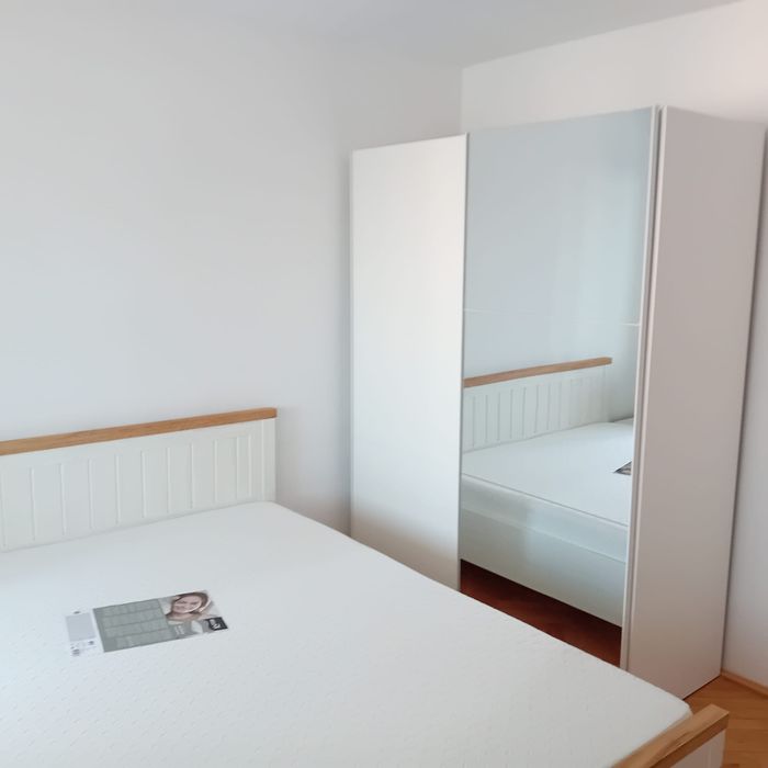 Camera libera in apartament cu 3 camere, Podu ros