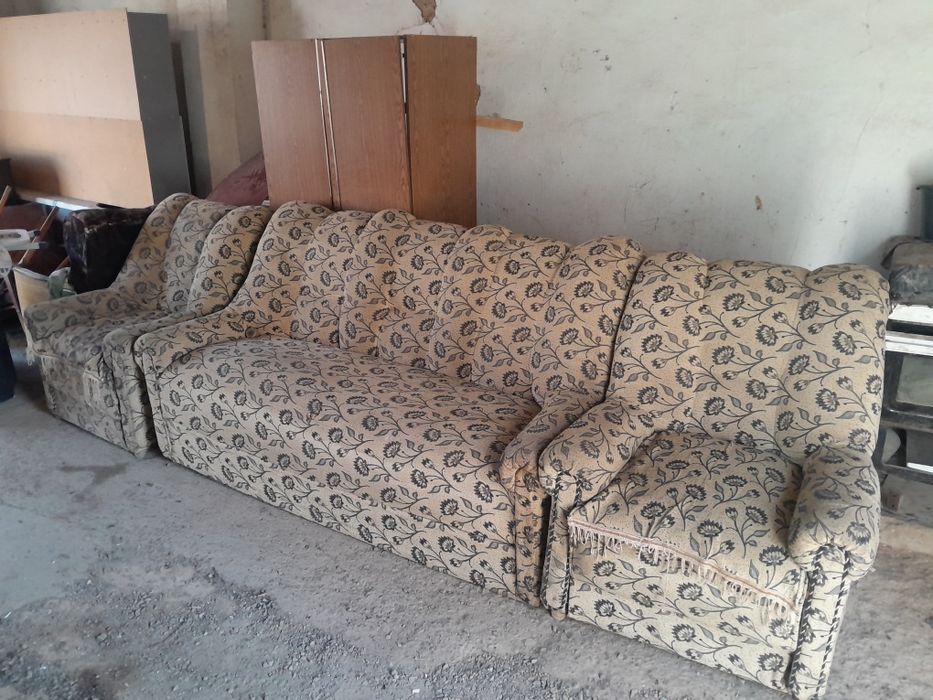 Duvan ikkita kreslo bilsn