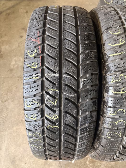 Anvelope iarna 235/65/16C Continental VancoWinter 2 235 65 16 C R 16 C