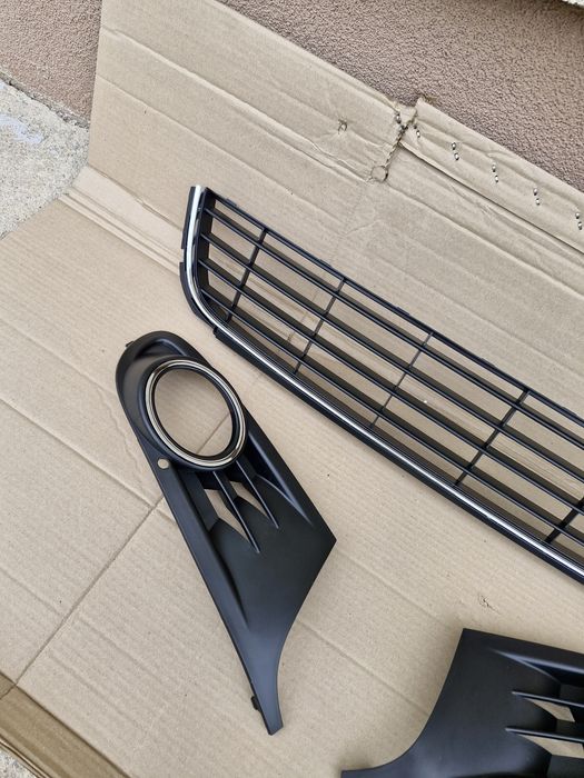 Grila grile  Vw Golf 6 hackback si combi 2008-2012