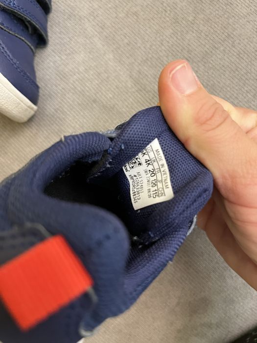 Маратонки Адидас 20/21/23 номер