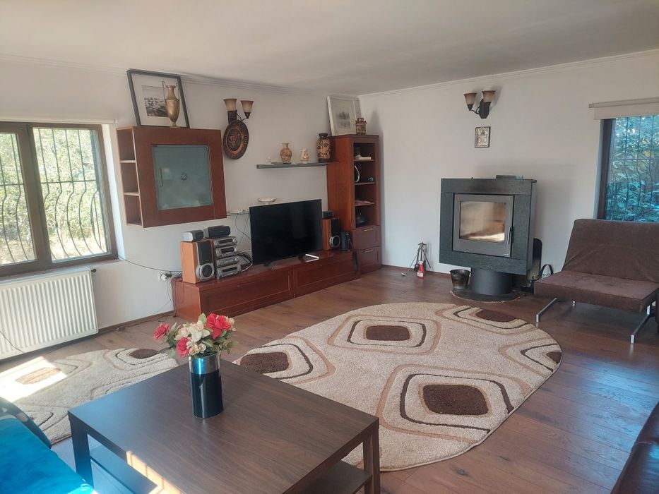Casa la curte,3 dormitoareliving