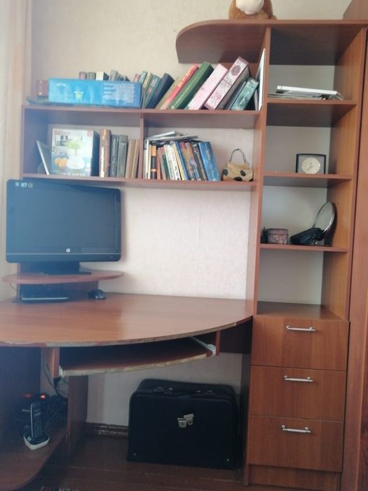 Продам стол для ученика. Срочно