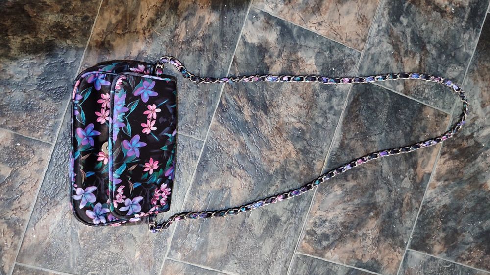 Продам для девочек 1000