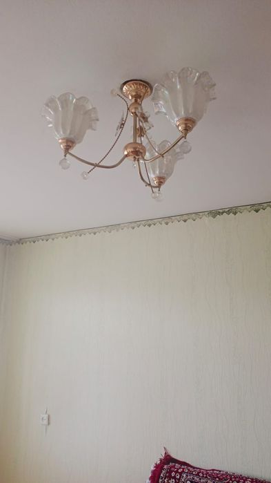 Продам люстра-светильник