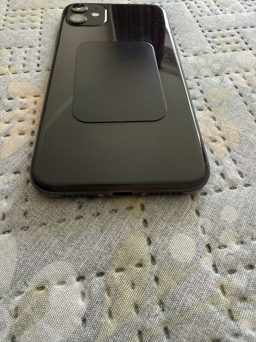 Продаю Айфон 11 черного цвета