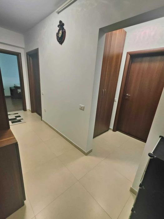 Vand Apartament 2 camere + loc de parcare suprateran + loc parcare subteran — fotografia 1