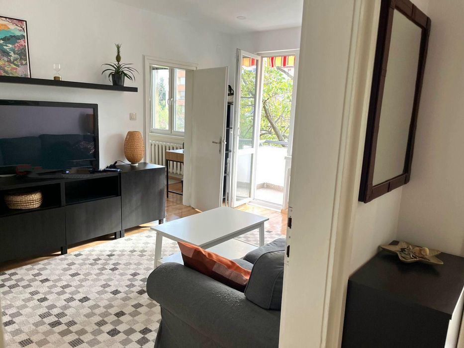 Дава се под наем Двустаен апартамент в София, Изток - 55 кв.м за 699 € - Снимка #3