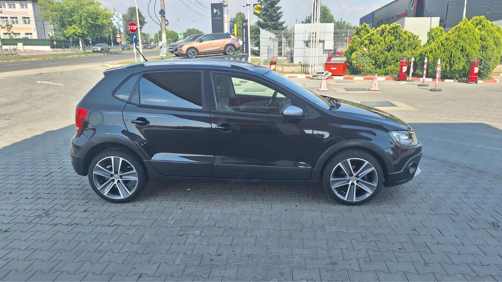 VOLKSWAGEN Polo 2012 — imagine 3