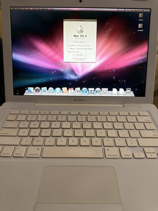 Ретро класика Apple MacBook 13" (Бял / Бял поликарбонат) – Модел A1342