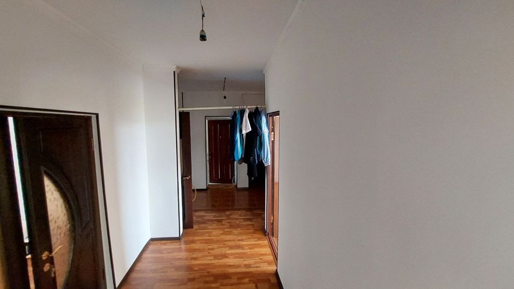 СРОЧНО!!! Продаётся 4х комнатная квартира с хорошим ремонтом.