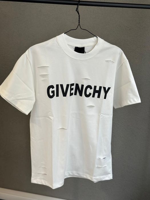 Tricou Givenchy.