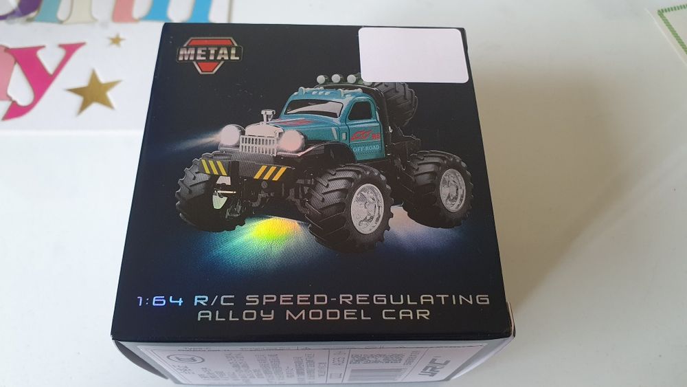 Радиоуправляема количка 1/64. Нова