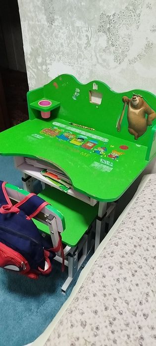 Парта для школьников