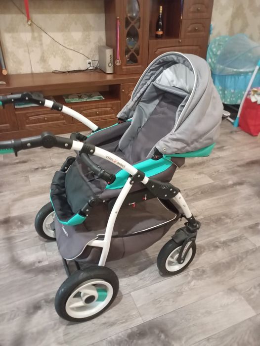 Продам польскую колляску 3&1