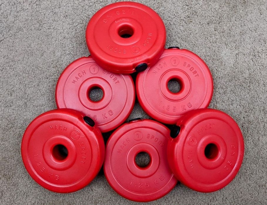 Разборные прочные гантели из противоударного пластика.