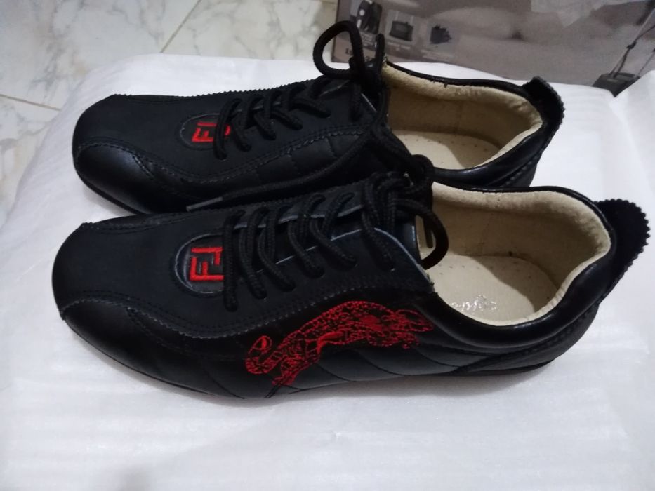 Кроссовки 37 размер новые