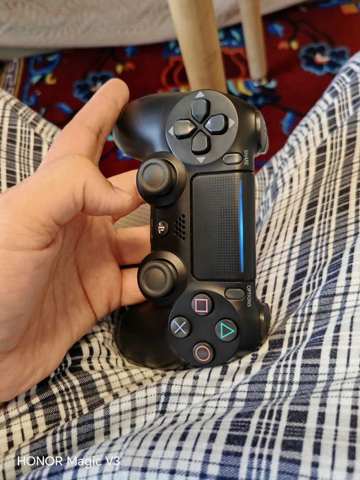 Продам Джойстик PS4 Dual Shock V2 (CUH-ZCT2E)