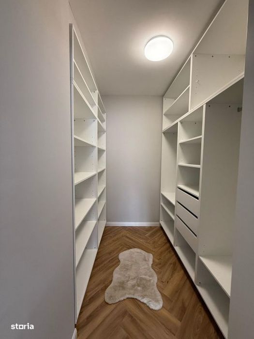 Apartament cochet de 3 camere, gradina de 10 mp, parcare, zona Terra