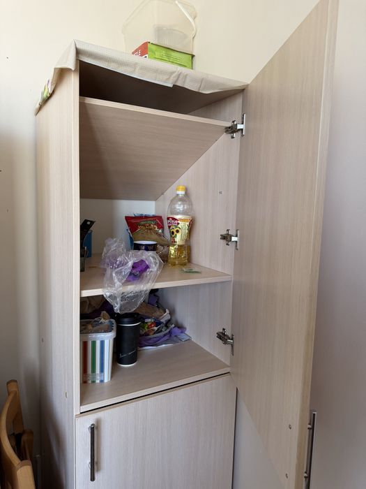 Шкаф с полками бежевого цвета