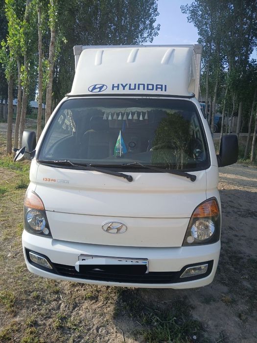 Hyundai yuk mashinasi sotiladi