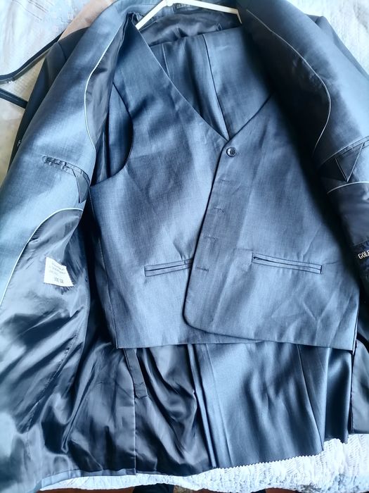 СРОЧНО  продам костюм