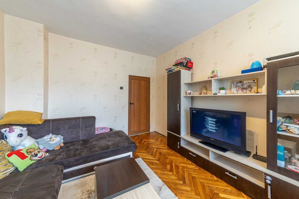 Дава се под наем Тристаен апартамент в Варна, Завод Дружба - 65 кв.м за 408 € - Снимка #2