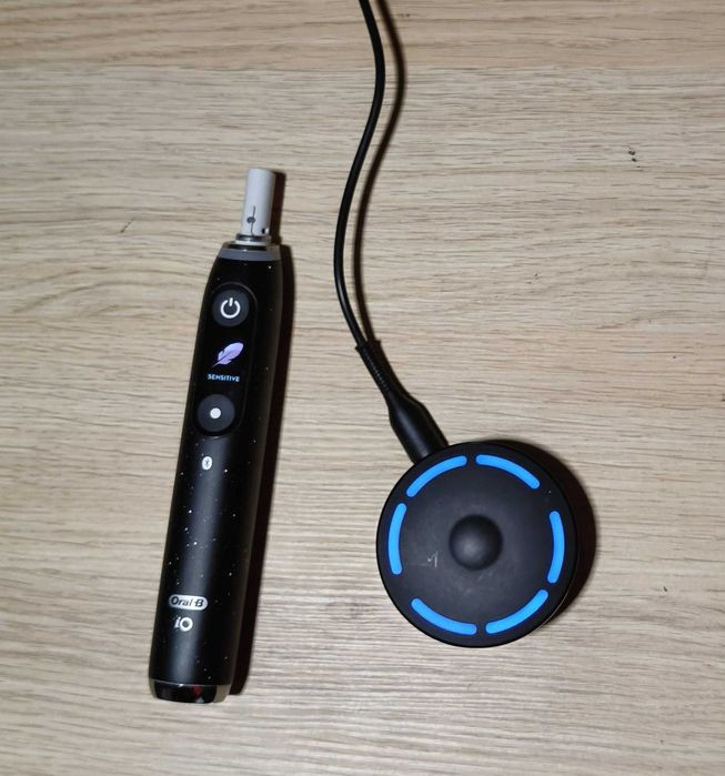 Vand aparat de periaj electric Oral-B iO Series 10