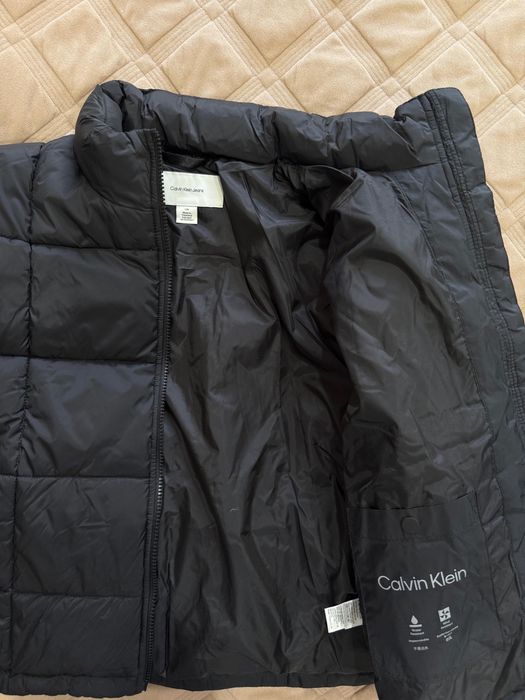 куртка новая Calvin Klein