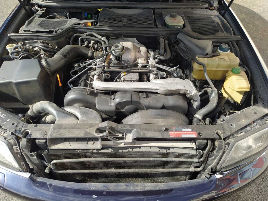 Audi a8 d2  TDI 2,5 два броя на части.