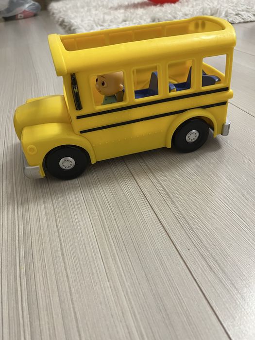 Autobuz CoComelon baiat