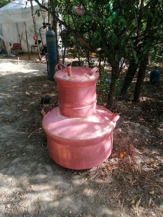 Vand cazan de tuica de 75litri complet este confecționat din cupru ali