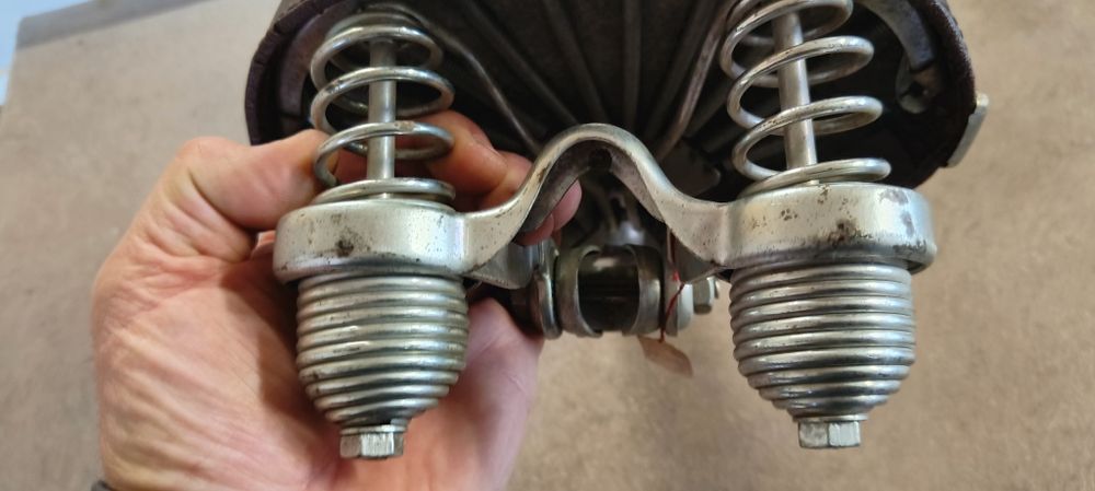 Винтидж Велосипедна кожена  седалка Martens Germany